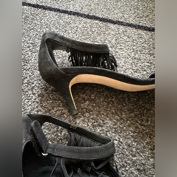Vaneli Black Suede Fringe Sandals Kitten Heels Size 8.5 Narrow Ladies Shoes - Picture 10 of 12